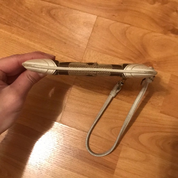 Coach - Picture 5 of 8